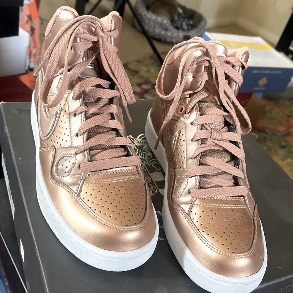 Womens Nike sneaker high top bronze color size 8 Preowned!